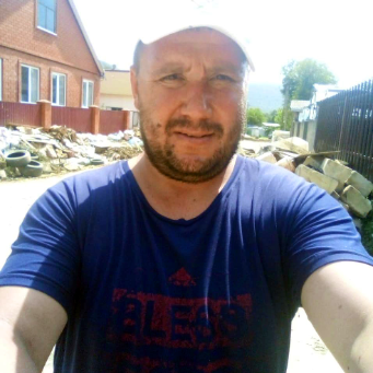 Волонтеры со всего Новокубанского района прибыли на помощь пострадавшему от наводнения муниципальному образованию Горячий Ключ